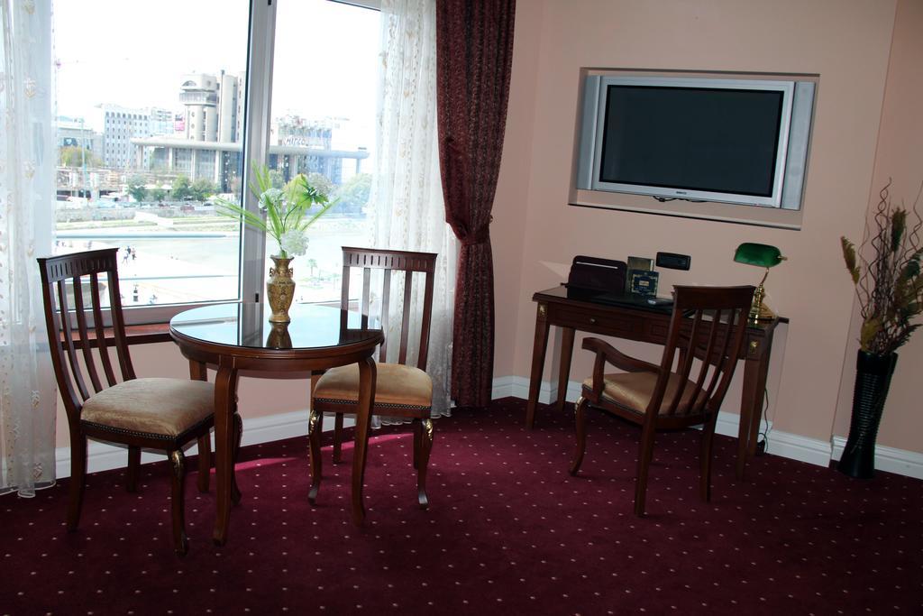 Stone Bridge Hotel Skopje Quarto foto