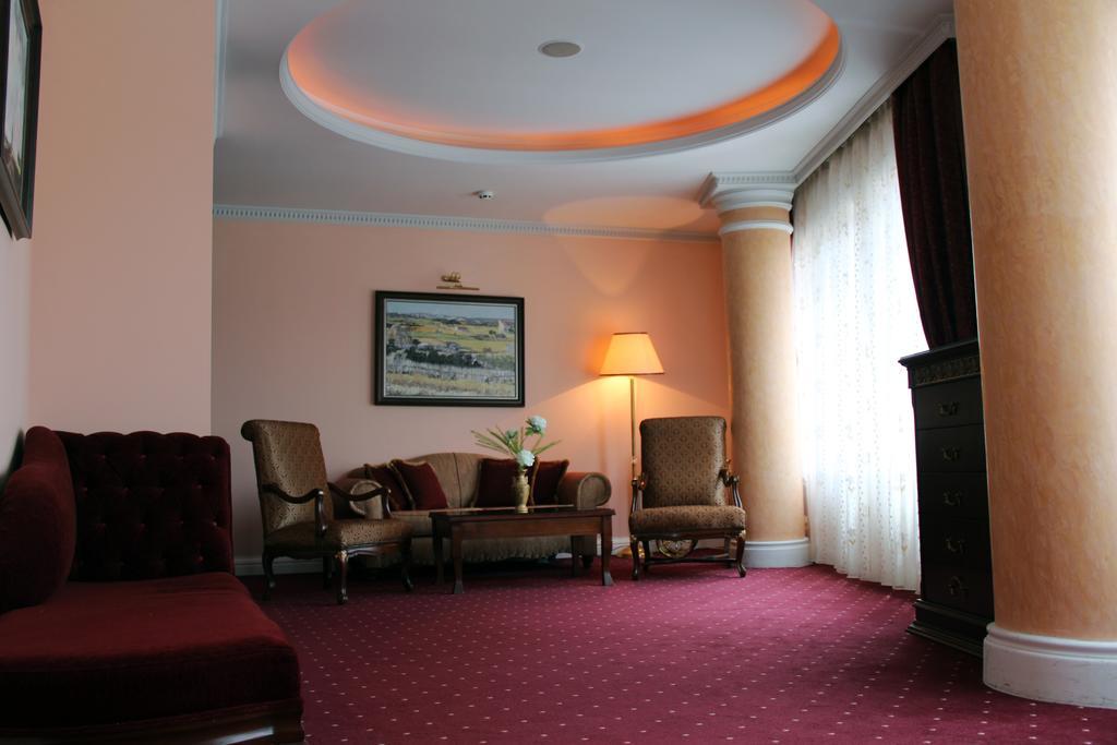Stone Bridge Hotel Skopje Quarto foto